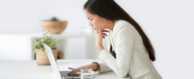 Lady with laptop